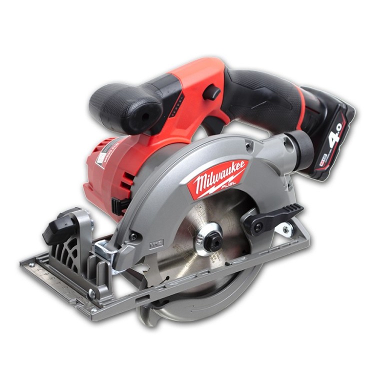 Aku okružní pila Milwaukee M12 CCS44-402C FUEL